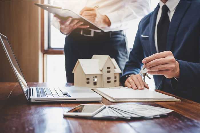 Advogado especialista em direito imobiliário